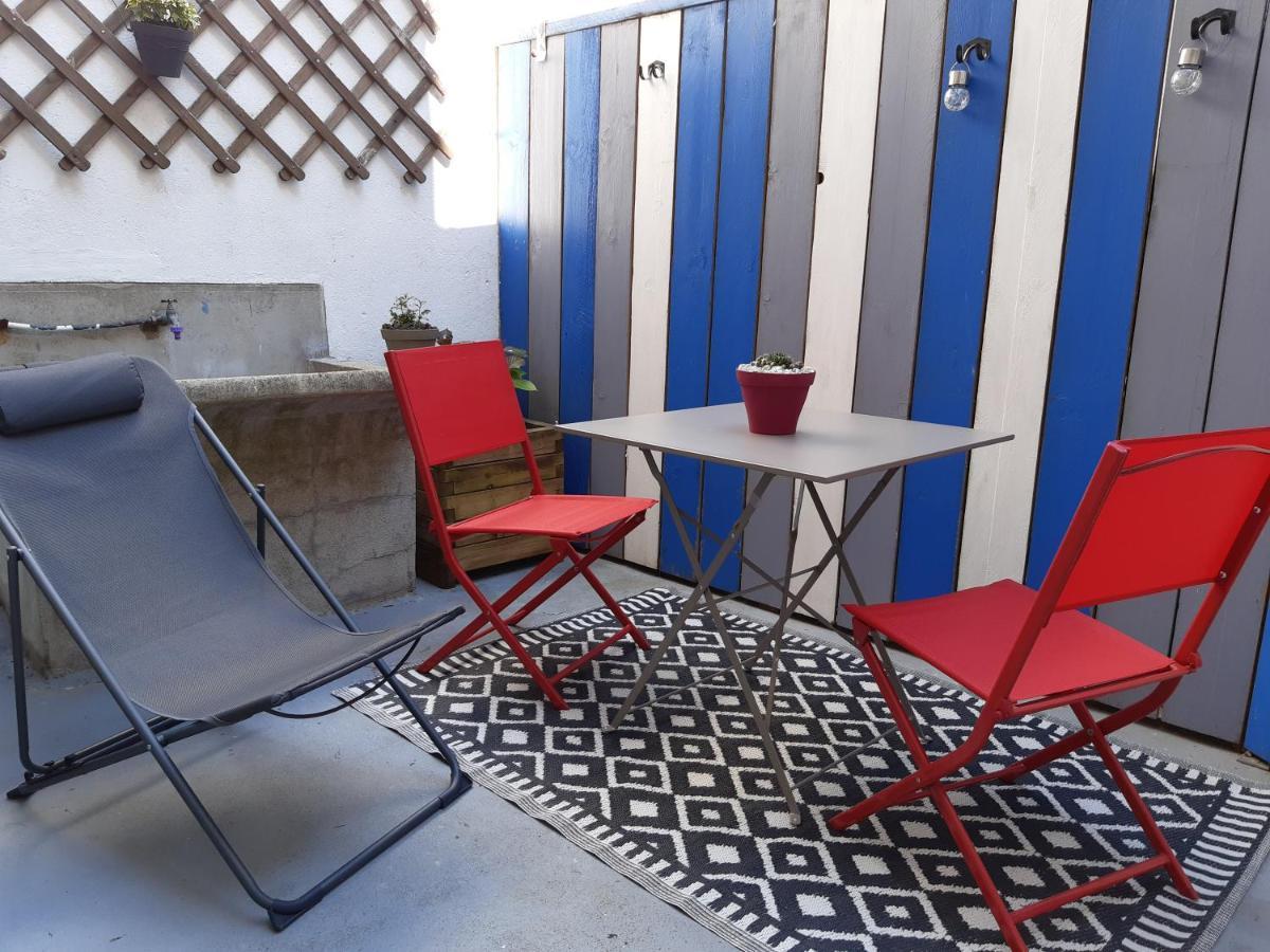 Appartement Haute Ville Meuble Avec Cour Privative Granville Exteriör bild