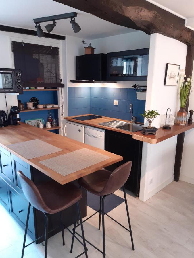 Appartement Haute Ville Meuble Avec Cour Privative Granville Exteriör bild