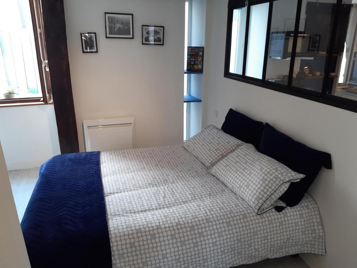 Appartement Haute Ville Meuble Avec Cour Privative Granville Exteriör bild