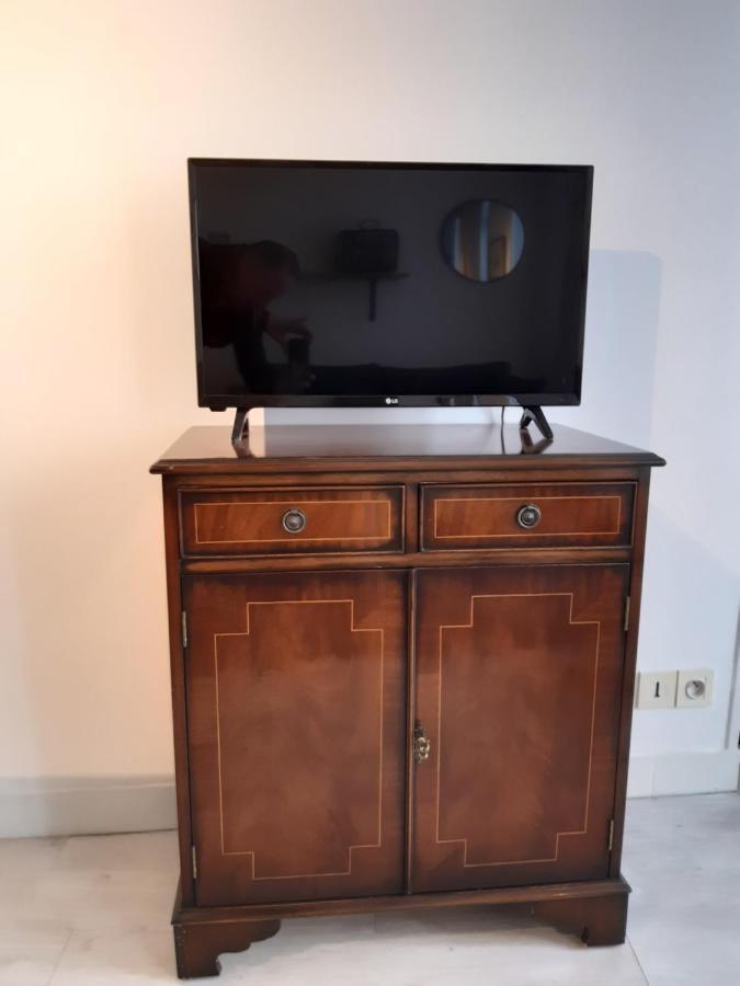 Appartement Haute Ville Meuble Avec Cour Privative Granville Exteriör bild