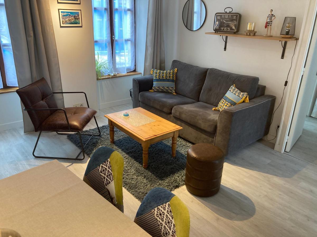 Appartement Haute Ville Meuble Avec Cour Privative Granville Exteriör bild