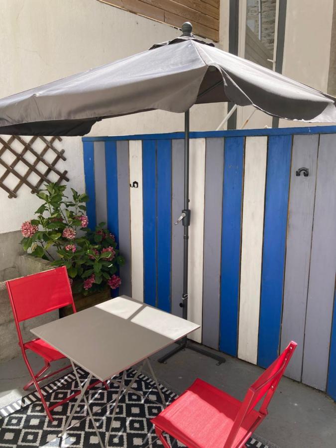 Appartement Haute Ville Meuble Avec Cour Privative Granville Exteriör bild